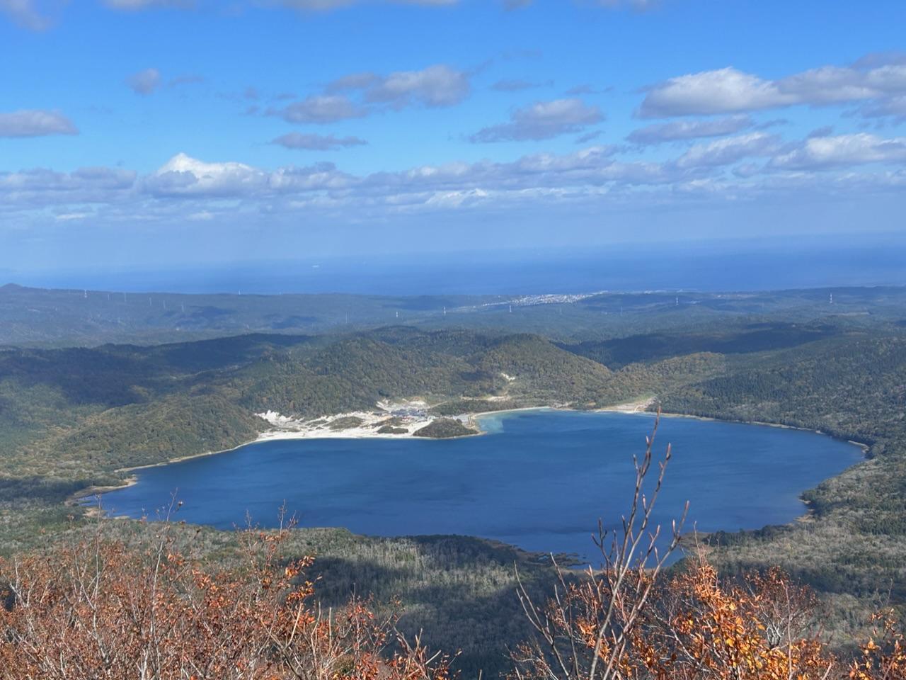 巨木と大パノラマの大尽山