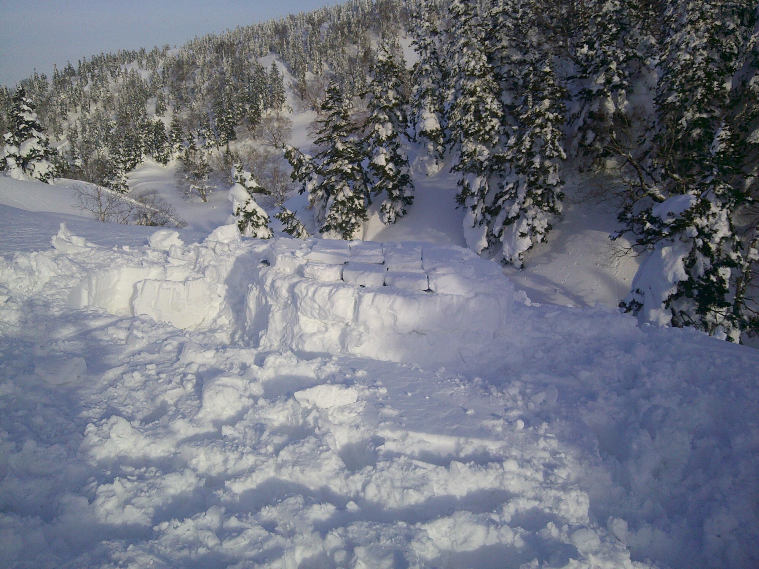 ツェルト内蔵イグルの築造