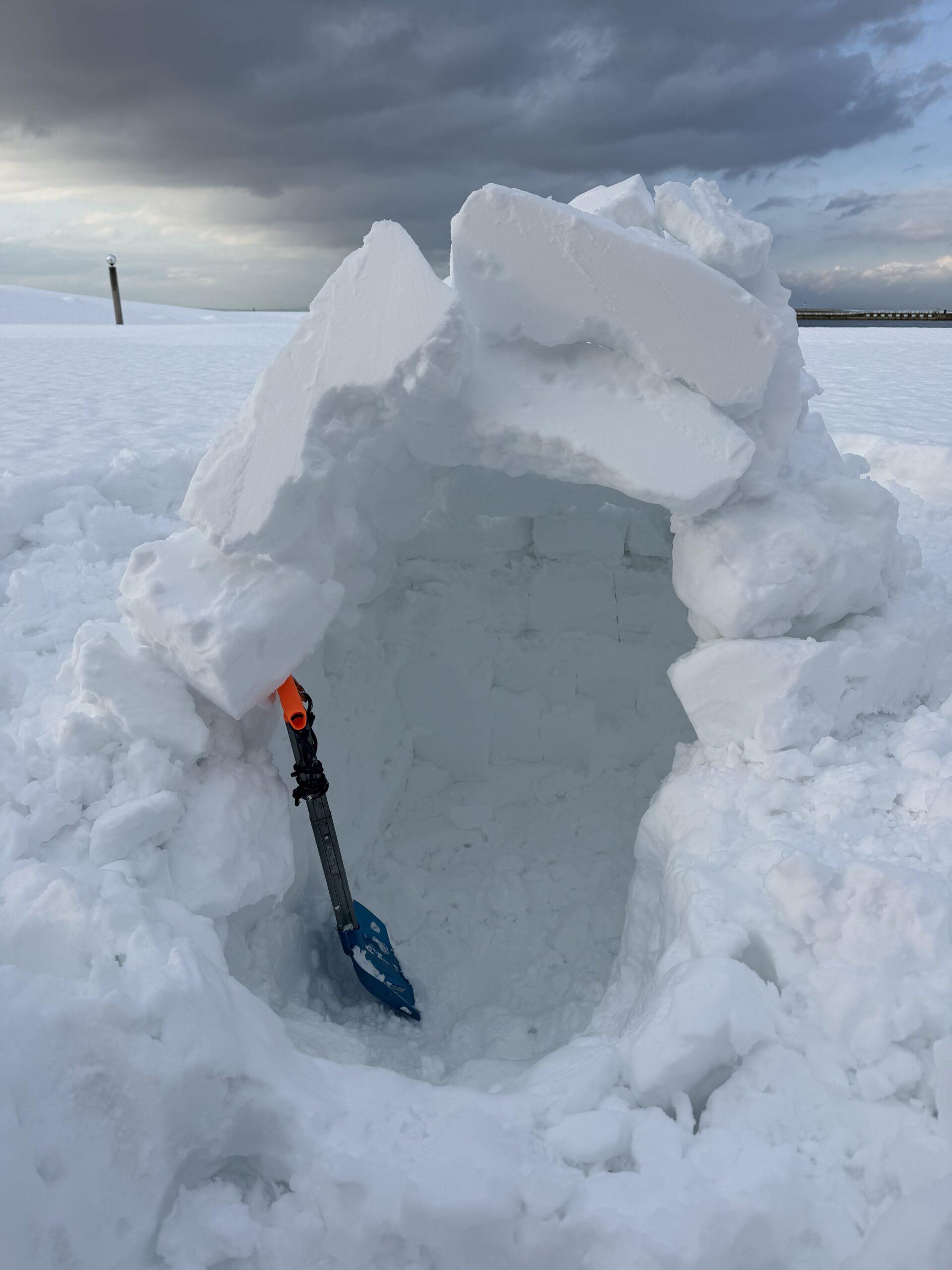 緊急ビバーク用シェルター作りの練習
